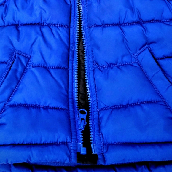 Old Navy Two-Tone Frost Free Puffy Vest - Picture 6 of 7